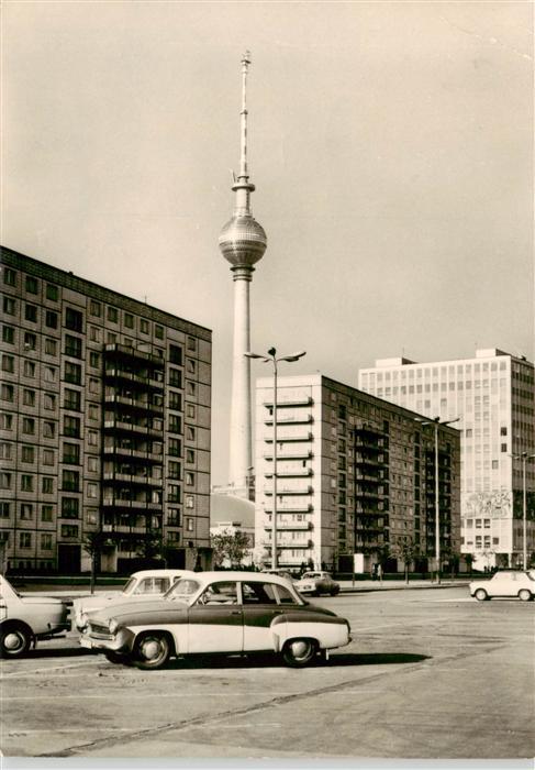 BERLIN  CITY Karl Marx Allee mit Fernsehturm