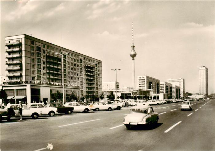 BERLIN  CITY Karl Marx Allee mit Fernseh und UKW Turm