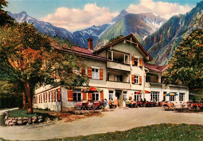 Oberstdorf Berggasthof Spielmannsau mit Kratzer und Trettlachspitze