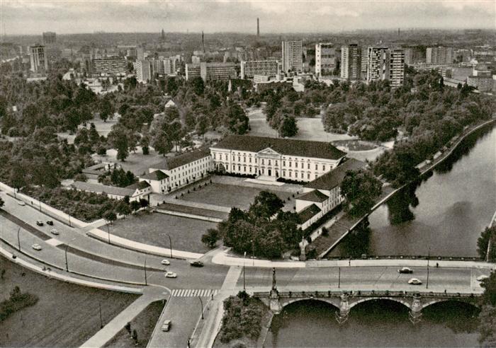 BERLIN  CITY Schloss Bellevue mit Hansaviertel