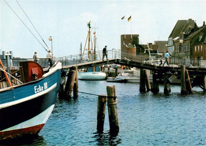 Eckernfoerde Ostseebad Hafen mit Holzbruecke