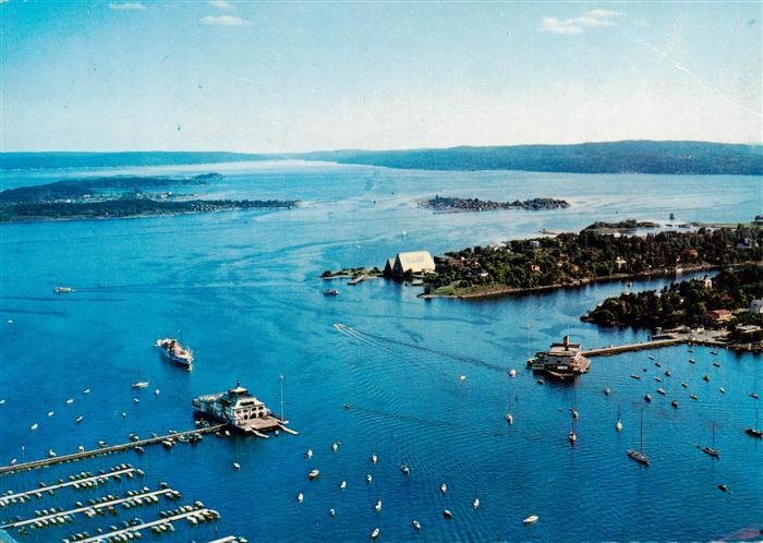 Oslo  Norge I forgrunnen Kongen og Dronningen Fliegeraufnahme