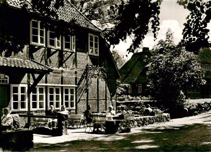Wilsede Lueneburger Heide Gasthaus Heidemuseum mit Gaestehaus