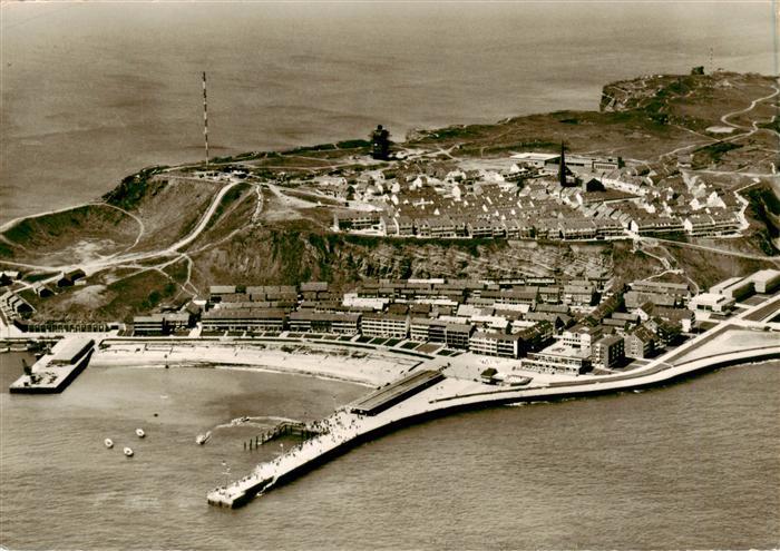 Insel Helgoland Landungsbruecke mit Unter und Oberland Fliegeraufnahme