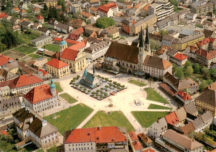 ALToeTTING Bayern Fliegeraufnahme mit Kapellplatz
