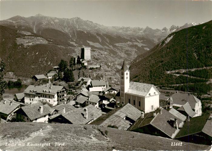 Ladis Tirol AT mit Kaunergrat Kirche und Schloss