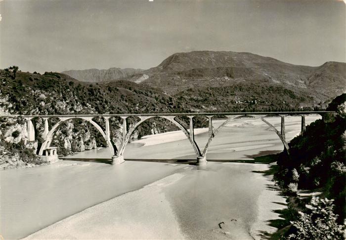 Pinzano Pinzagen Suedtirol IT Ponte sul Tagliamento sullo stretto di Pinzano