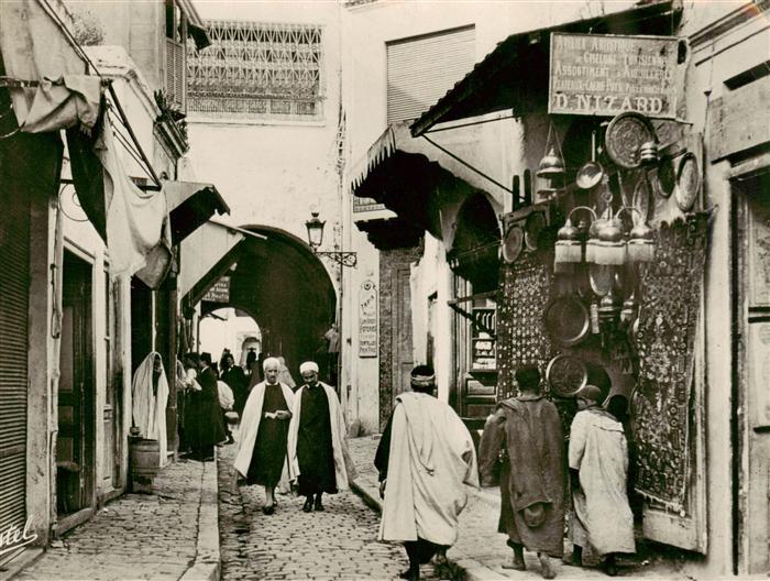 Tunis Tunesie Une vue de la Rue de l'Eglise