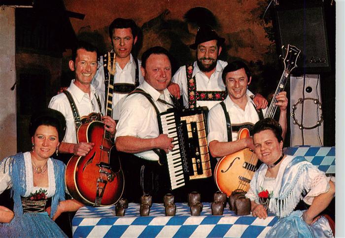GARMISCH-PARTENKIRCHEN Bayern Cafe Bauer Georg Salvamoser mit seiner Band