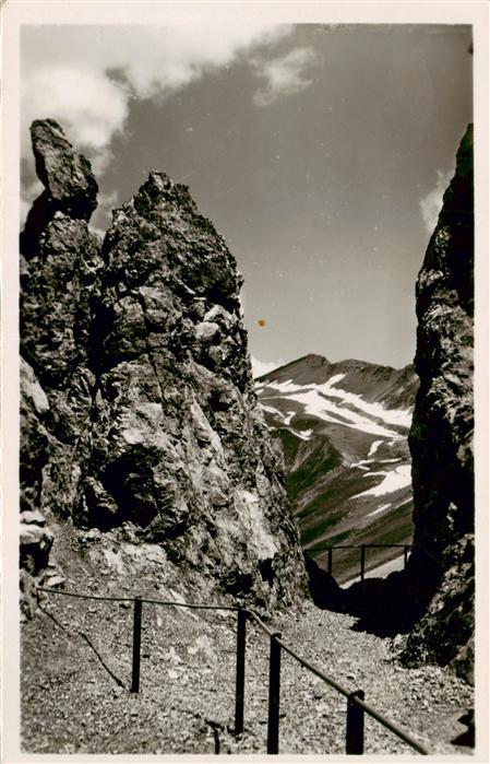 Strelapass 2350m Davos GR Strelaweg mit Weissfluhjoch