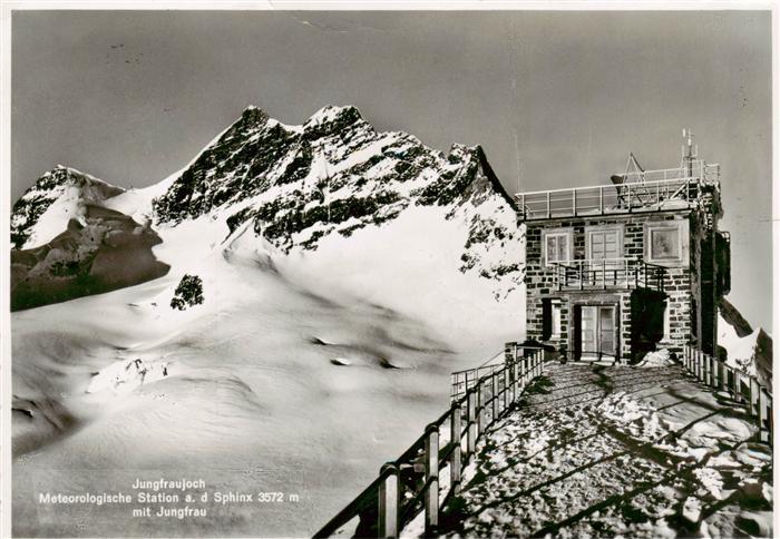 Jungfraujoch 3457m BE Meteorologische Station an der Sphinx mit Jungfrau