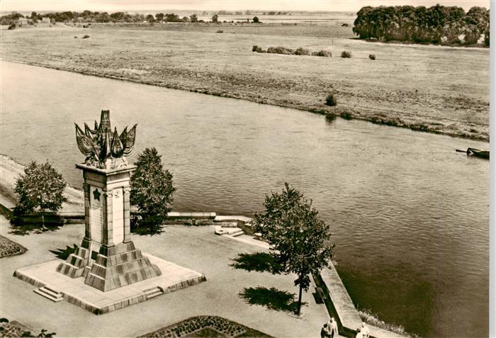 Torgau Denkmal der Begegnung an der Elbe Fliegeraufnahme