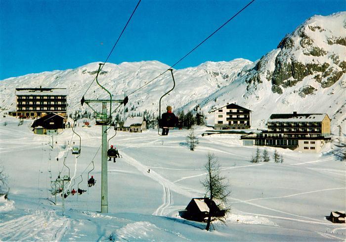 Tauplitzalm 1650m Dachstein AT mit Totem Gebirge und Sessellift