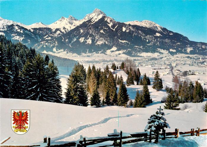Reutte Tirol AT mit Hahnenkamm und Gernspitze