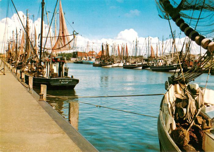 Buesum Nordseebad Fischerboote im Hafen