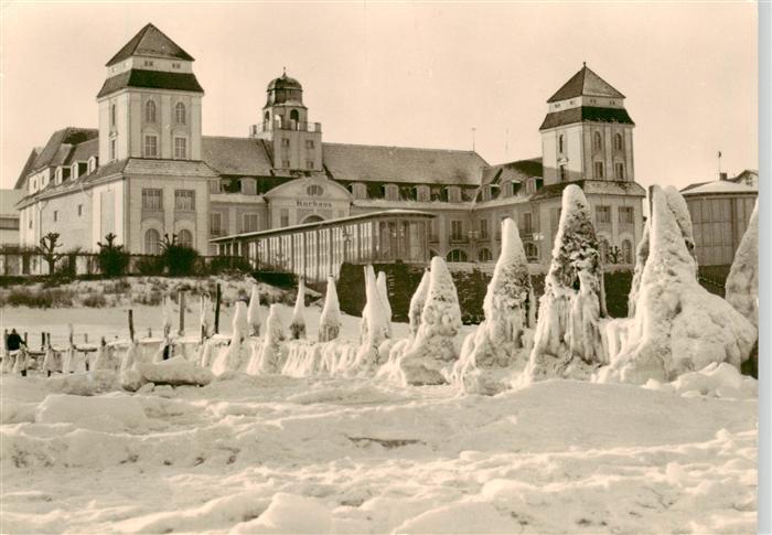 Binz Ruegen Kurhaus im Winter