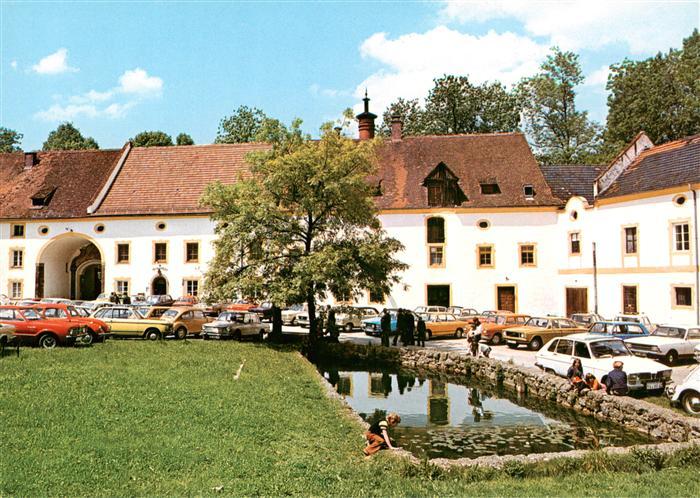 Altenmarkt Alz Klosterhof der Stiftskirche Baumburg mit Braeustueberl