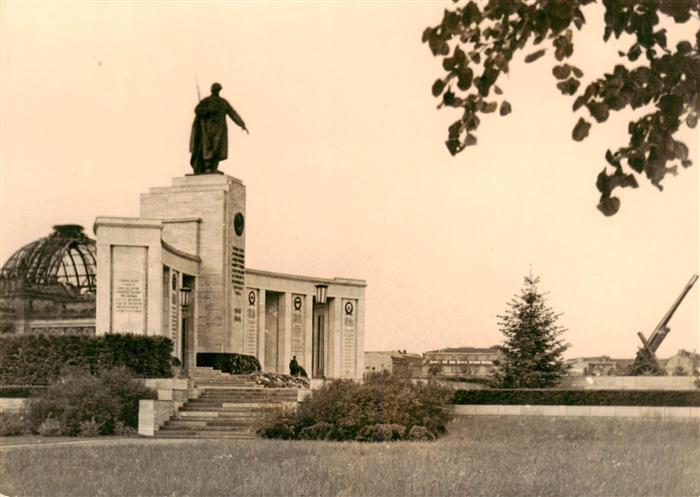 BERLIN  CITY Sowjet-Denkmal im Tiergarten