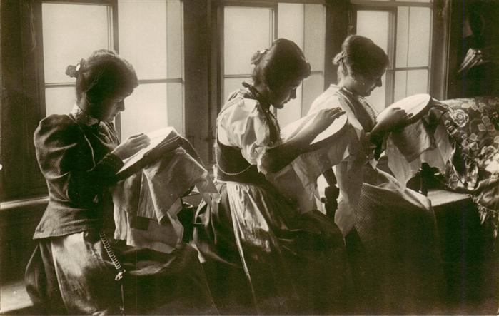 Handarbeit Stickerinen Schweiz Kilchberg 17481