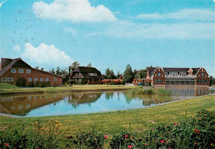 Neuharlingersiel Wasserschloss an der Nordsee