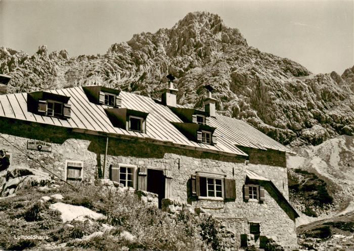 Hinterstein Bad Hindelang Luitpoldhaus mit Fuchskarspitze Allgaeuer Alpen