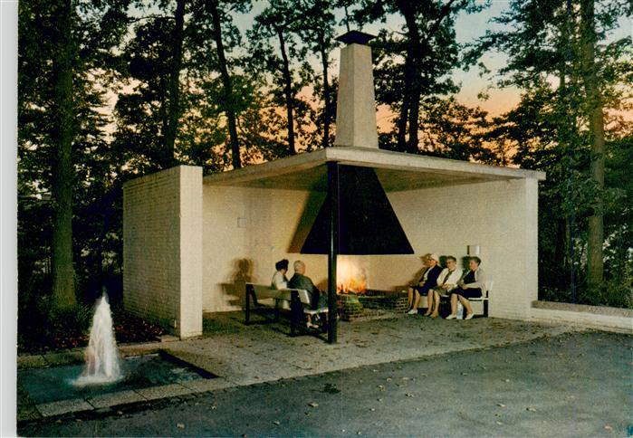 Malente-Gremsmuehlen Kamin Sitzecke im Kurpark