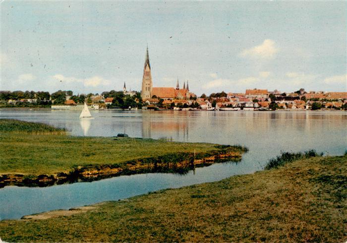 Schleswig Schlei Erfde Blick von Haddeby ueber die Schlei auf Stadt und Dom