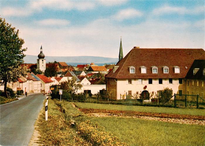 Konnersreuth Oberpfalz Ortseinfahrt Blick zur Kirche