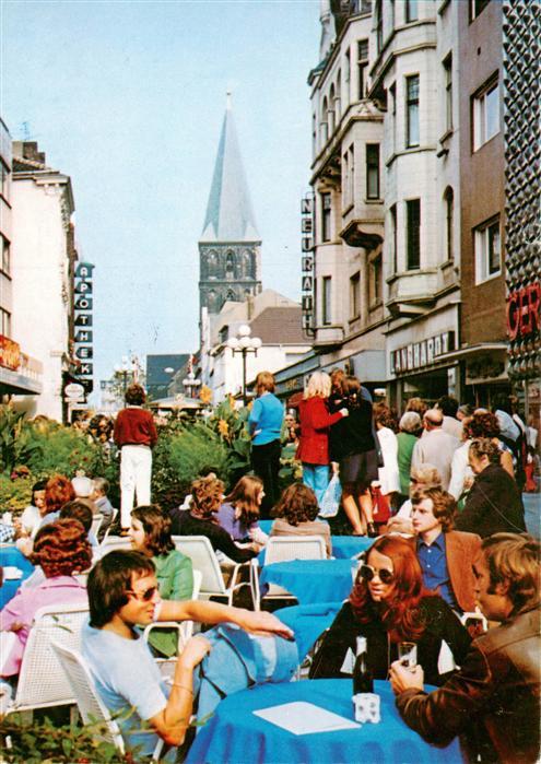 Hamm  Westfalen Fussgaengerbereich Weststrasse mit Pauluskirche