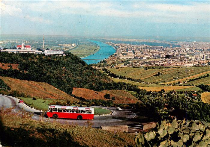 Kahlenberg  Wien AT Fliegeraufnahme Kirche Reisebus