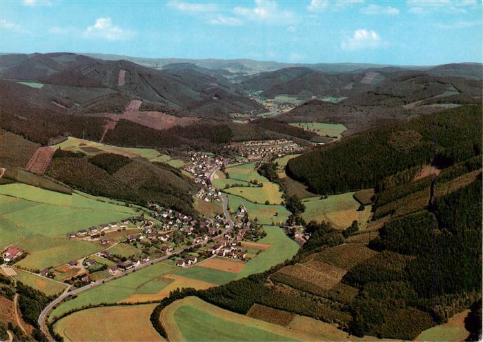Kickenbach Altenhundem Fliegeraufnahme mit Blick auf Langenei Gleierbrueck und S
