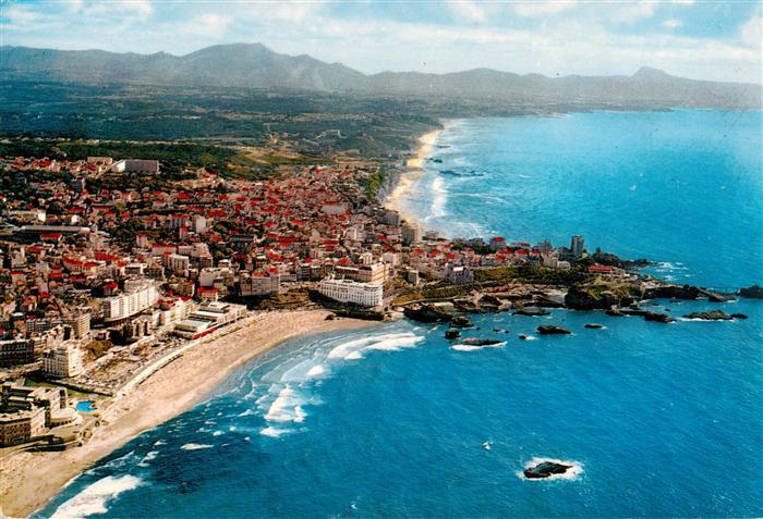 Biarritz 64 Pyrenees Atlantiques Vue générale aérienne au fond les Monta