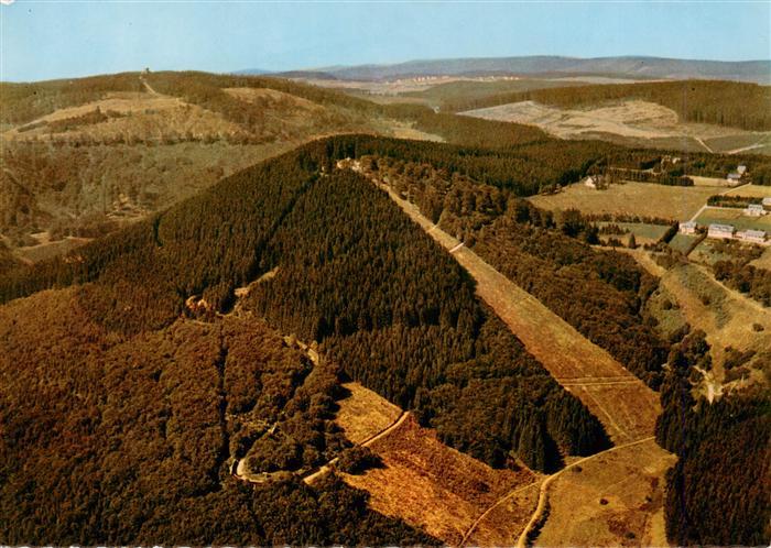 Winterberg  Hochsauerland NRW Bobbahn mit Bobhaus und Astenturm