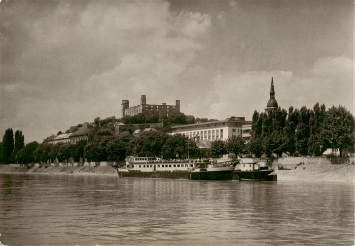 Bratislava Pressburg Pozsony SK Schloss Fahrgastschiff