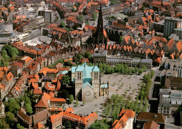 Muenster   Westfalen Innenstadt mit Dom und St Lambertikirche