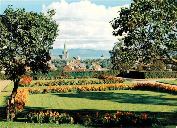 Trondheim Trondhjem Norge Parti fra Hoytkoleparken Nidarosdomen i bakgrunnen