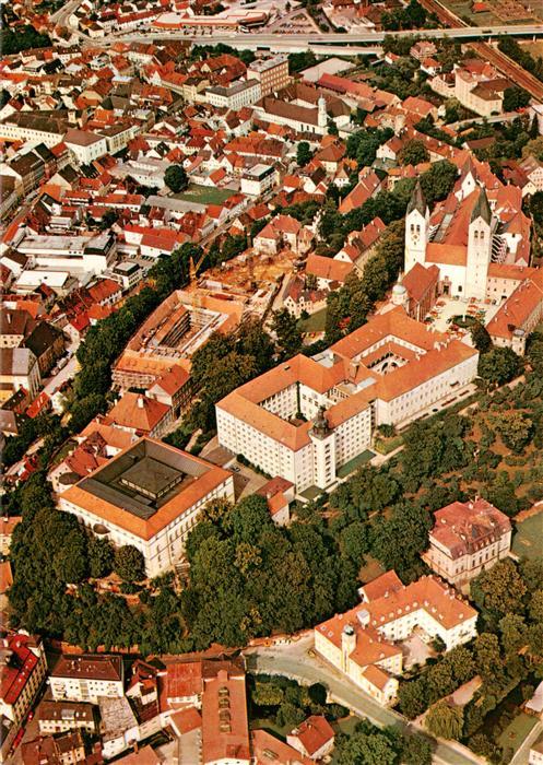 Freising Oberbayern Kardinal Doepfner Haus mit Mariendom