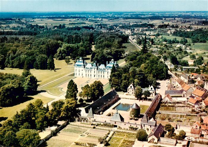 Cheverny 41 Loir-et-Cher Vue aerienne Chateau Communs et village