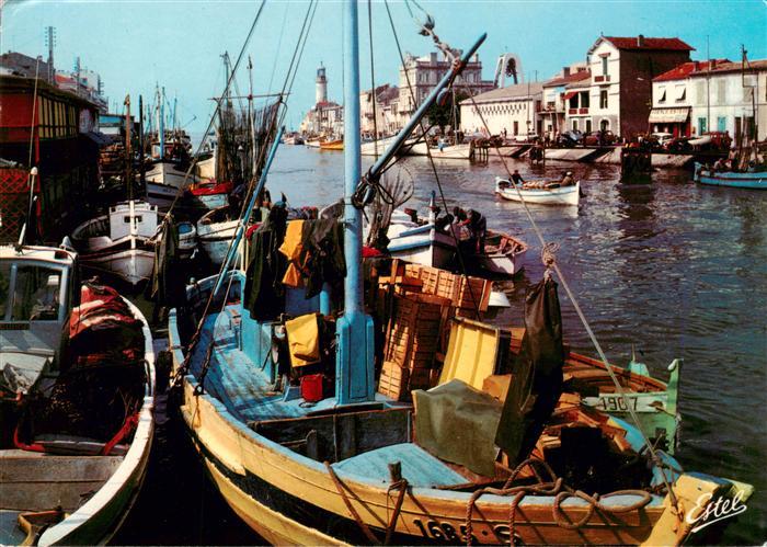 Le Grau-du-Roi 30 Gard Bateaux pecheurs a quai