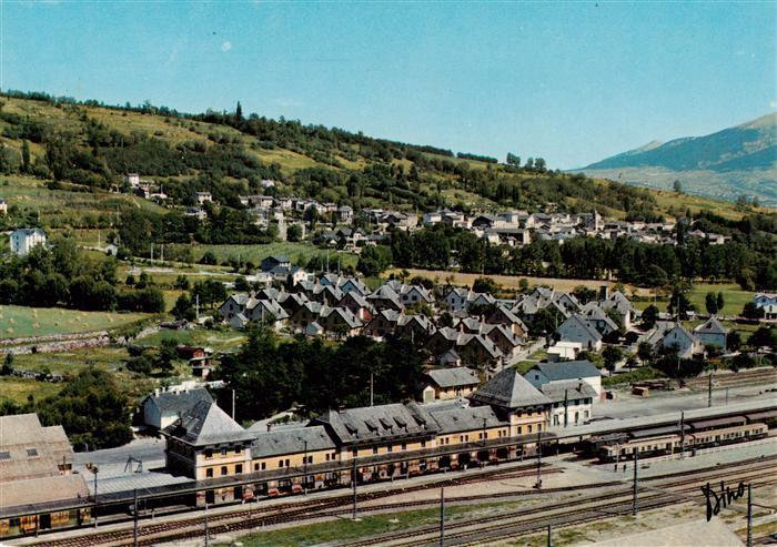 Enveitg 66 Pyrenees-Orientales Gare Internationale et le village