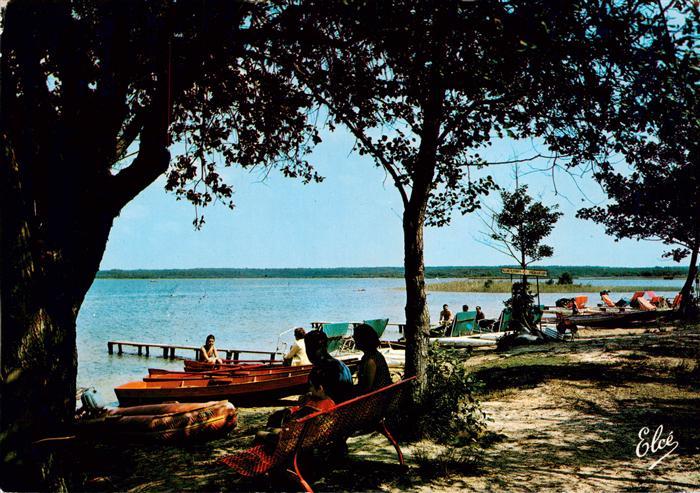Leon 40 Landes Les bords ombragés du lac et les pédalos