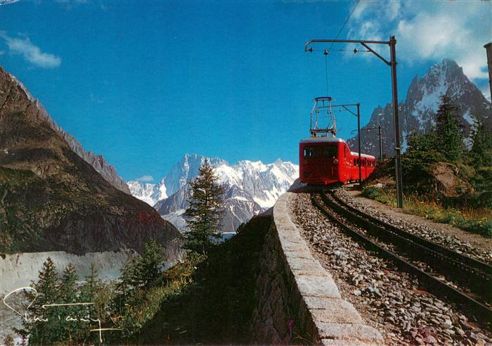 Chamonix 74 Haute-Savoie Le train de montenvers et les Grandes Jorasses