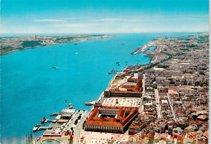 Lisboa Lisbon Lissabon PT Vista aérea da marginal ao fundo o Oceano Atlántico