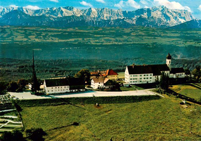 Hohenpeissenberg Panorama Blick auf das Ammergebirge mit Zugspitze Wettersteinge