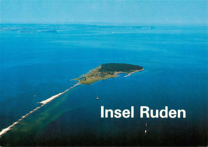 Insel Ruden im Hintergrund Insel Ruegen
