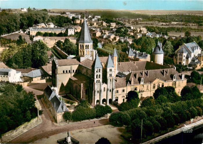 Paray-le-Monial 71 Basilique Clunisienne et ancien prieuré Bénédictin vue aérien