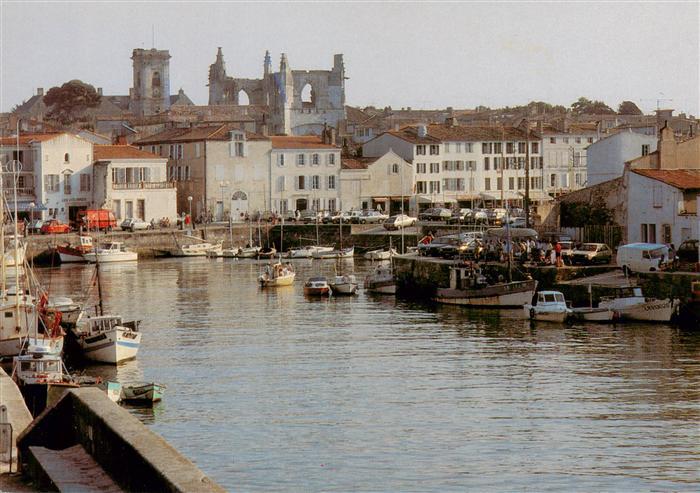 Saint-Martin-de-Re Le port et l'eglise