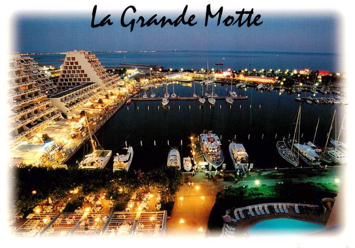 La Grande-Motte 34 Cite balneaire Le quai d’honneur et le