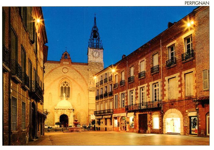 Perpignan Place Gambetta Cathédrale Saint Jean la nuit