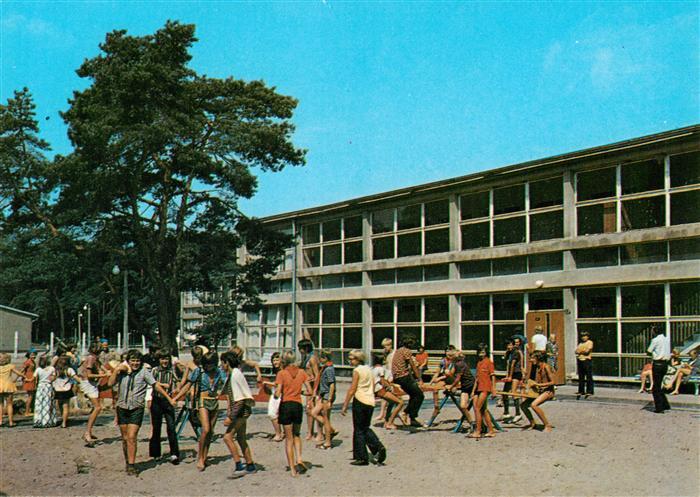Miedzywodzie Heidebrink Pommern Ostseebad PL Schule Pausenhof